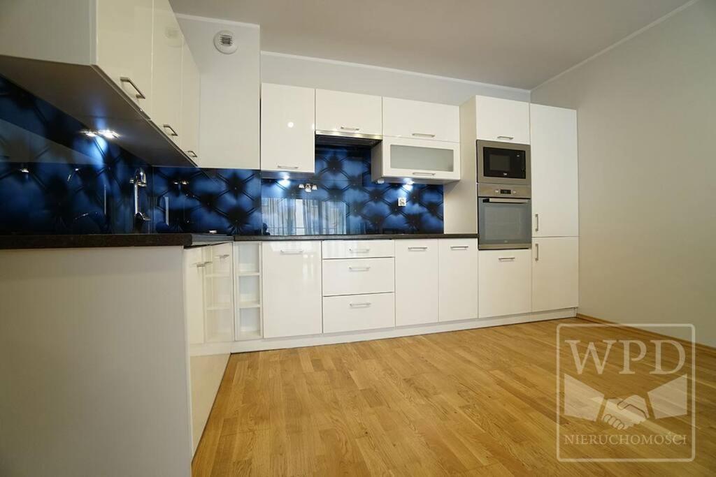 Big Apartment - Old Town - 3 Rooms - Private Parking Вроцлав Экстерьер фото