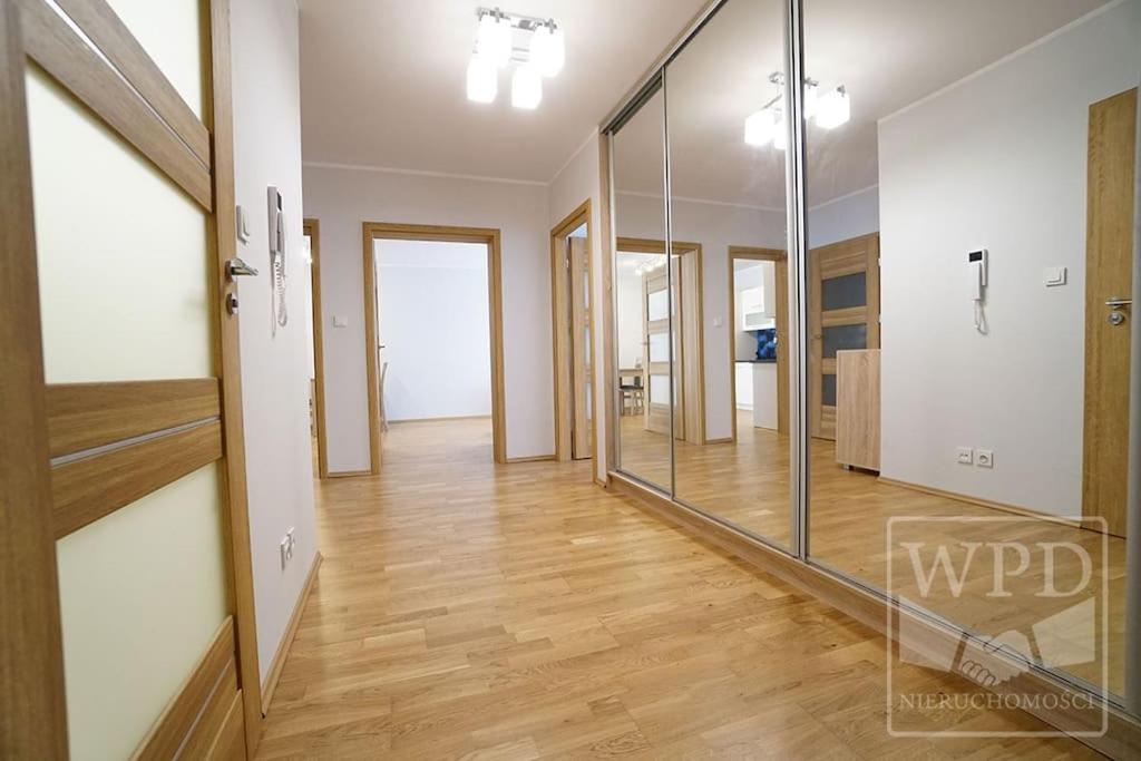 Big Apartment - Old Town - 3 Rooms - Private Parking Вроцлав Экстерьер фото